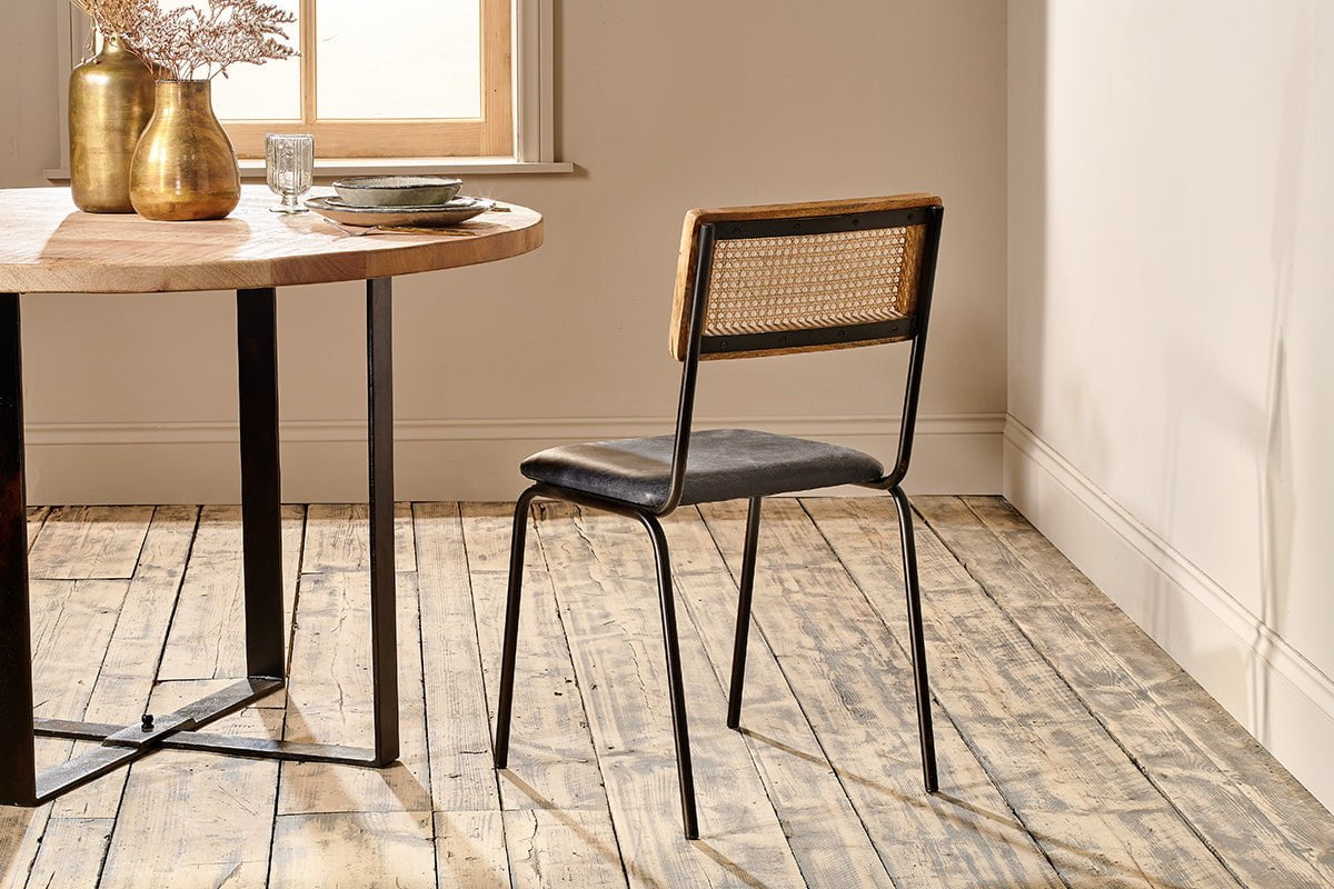 Chaise de salle à manger Iswa en cuir et rotin - Noire