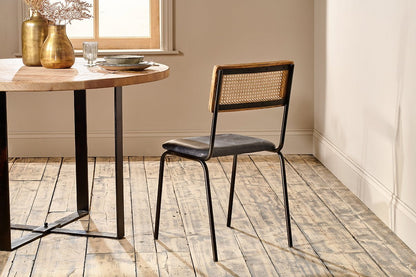 Chaise de salle à manger Iswa en cuir et rotin - Noire