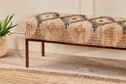 Kesu Kilim et banc en fer
