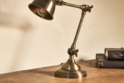Lampe de bureau Tubu en laiton antique