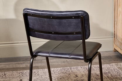 Chaise de salle à manger en cuir Ukari - Noir vieilli